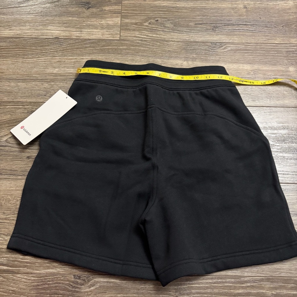 NWT Lululemon Scuba High-Rise Short 5" (Black) Size 4 - Picture 7 of 7